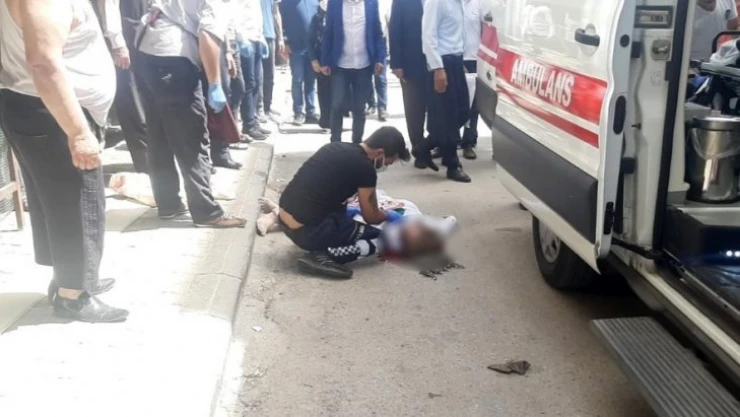 Cam silerken 4. kattan aşağıya düştü