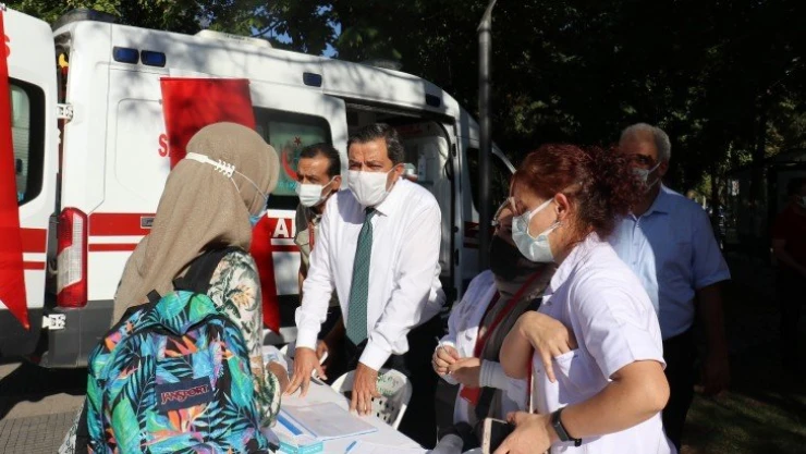 Covid-19'dan korunmanın yolu aşı olmaktan geçiyor