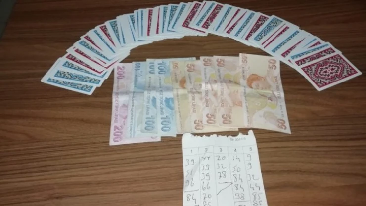 Dernek lokallerine kumar baskını