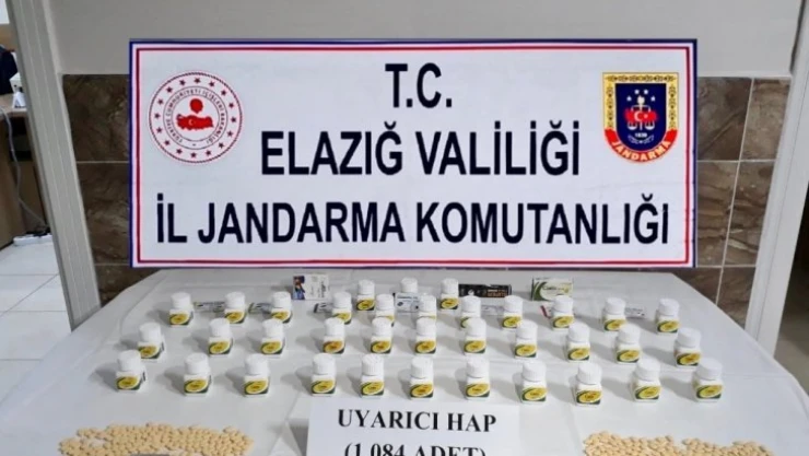 Elazığ'da jandarma ekipleri binden fazla uyarıcı hap ele geçirdi