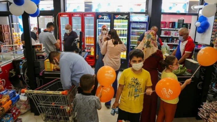 Esenlikten alışveriş yüz güldürüyor