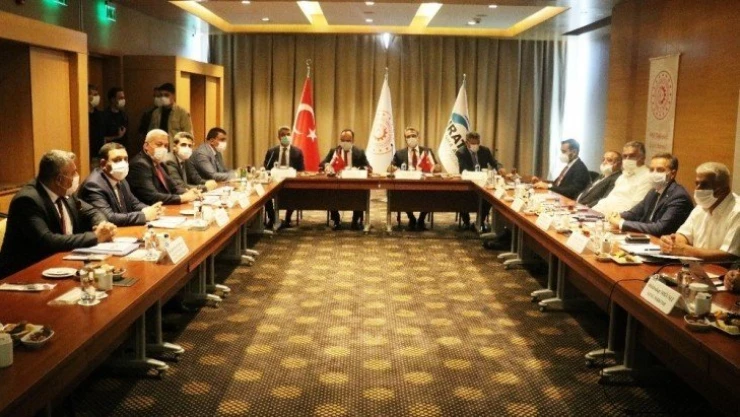 FKA yönetimi Malatya'da toplandı