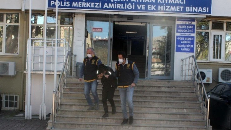 Gaspçı sahte polis gerçek polislerden kaçamadı