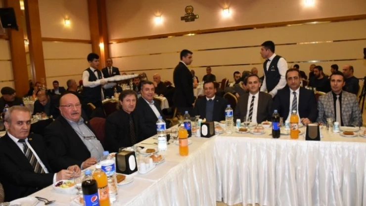 Gazeteciler birlik ve beraberlik gecesinde bir araya geldi