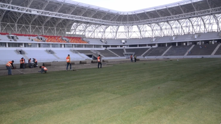 Yeni stadın çimleri tamam!