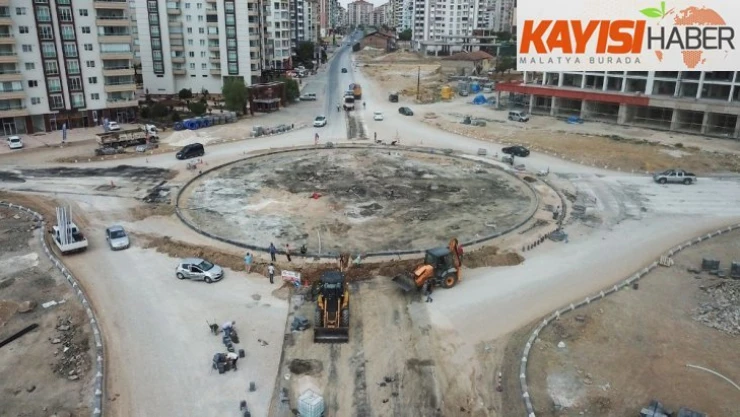 Güngör caddesinde kavşak düzenleme çalışması sürüyor