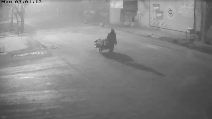 Hırsızlar bozuk ve hurda malzemelere dokunmayıp 250 bin liralık ürünü çaldı