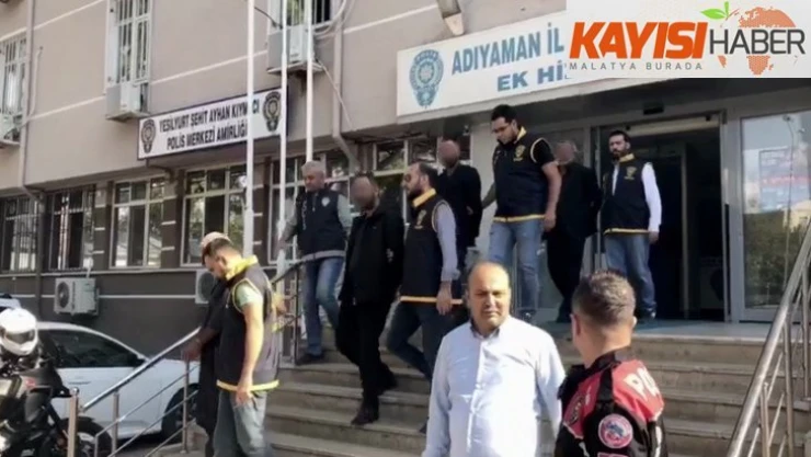 İki kadının sır dolu ölümünde gözaltına alınanlar adliyede