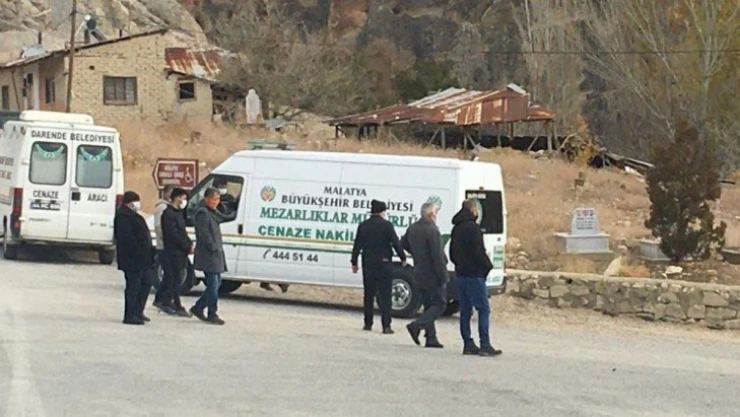 İki kardeş aynı gün koronadan öldü