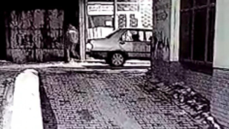 İki kişinin zor kaldırdığı demir tezgahı, hırsız tek başına çaldı