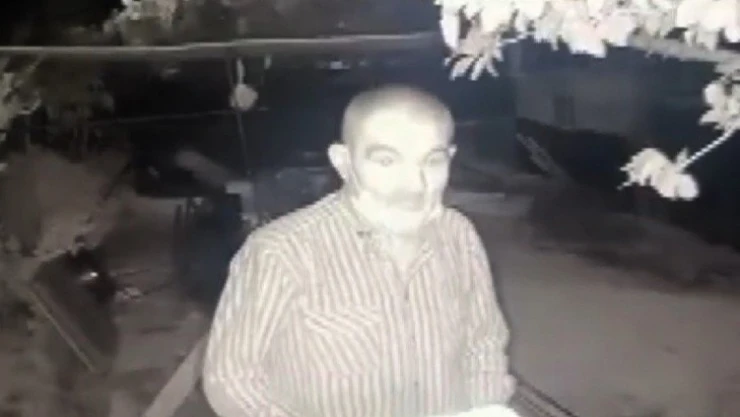 İnşaattan kablo çalan hırsız kameralara yakalandı
