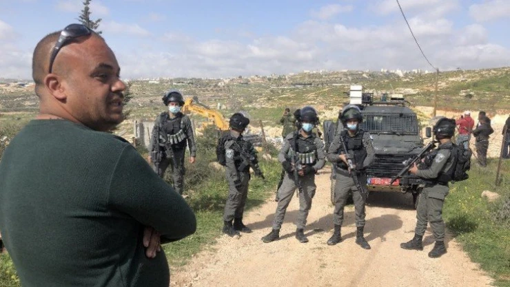 İsrail güçleri, bir Filistinli ailenin evini yıktı