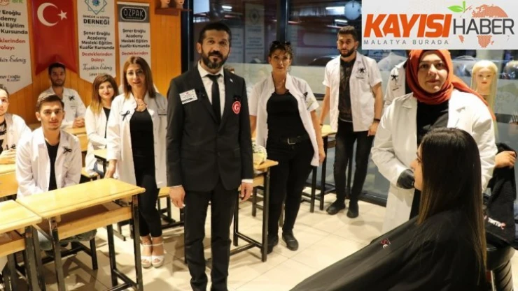 Kadına şiddet siyah kurdele ile protesto edildi