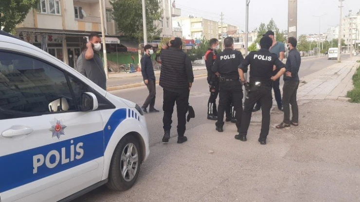 Kadına şiddeti engellemek isterken dayak yedi