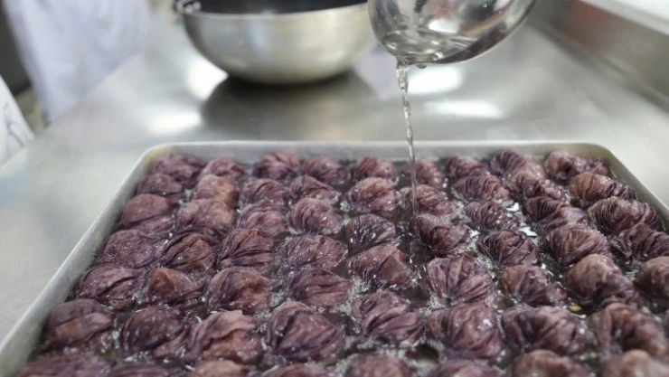 'Mor gülzade' tatlısı