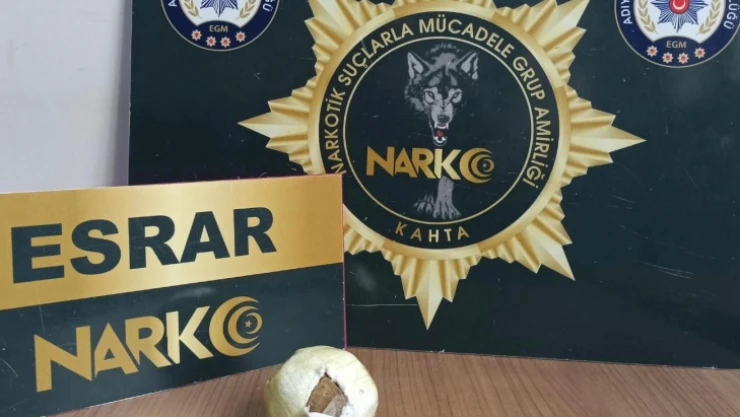 Kahta yolcu minibüsüne uyuşturucu baskını