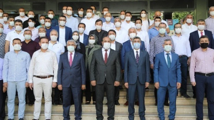 Kahveci ve Yalçınkaya, mazbatalarını aldı