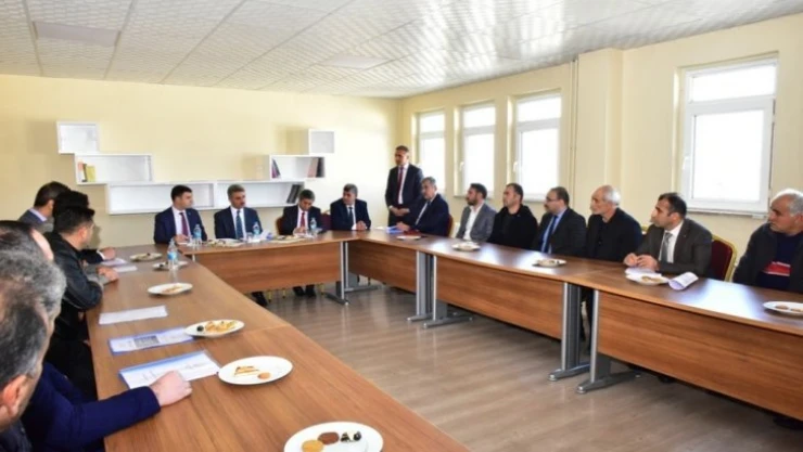 Kale'de muhtarlarla toplantı düzenlendi