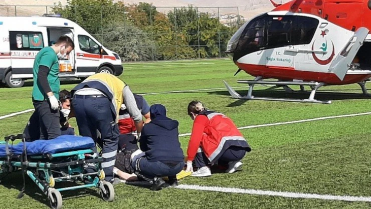 Yaşlı adamın imdadına ambulans helikopter yetişti