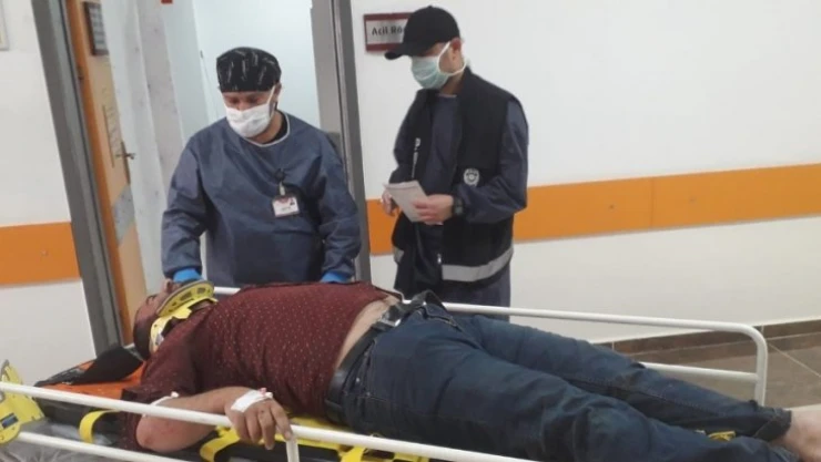 Kamyon şarampole yuvarlandı: 1 yaralı