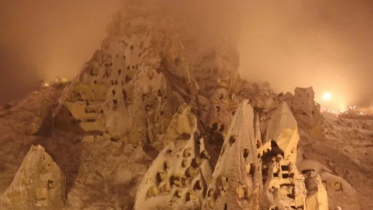 Kapadokya'da Nisan karı