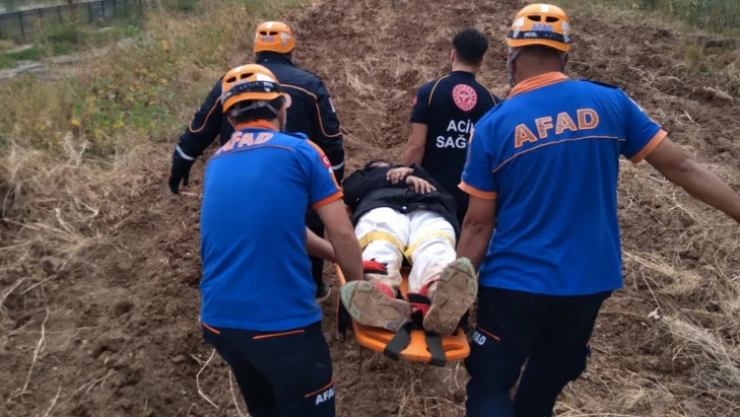 Kayalıklardan düşen kadını AFAD kurtardı