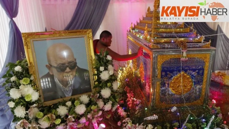Kızıl Khmer lideri bugün yakılıyor