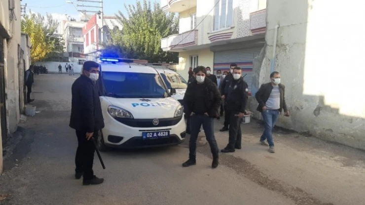 Komşular arasında 'Boşanma' kavgası: 1 yaralı