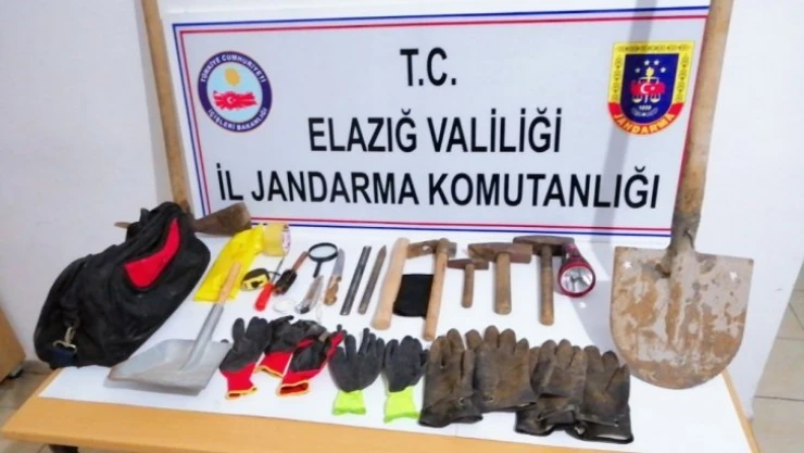 Koruma altındaki 'Ejderha Taşı'nı kazan 3 şüpheli yakalandı