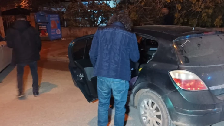 Kovalamaca sonucu yakalanan şahıslarda uyuşturucu ele geçirildi