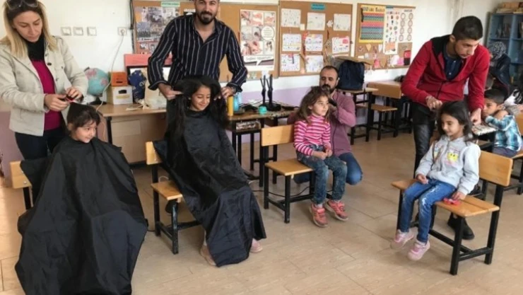 Köy okullarındaki öğrencilere kuaför hizmeti