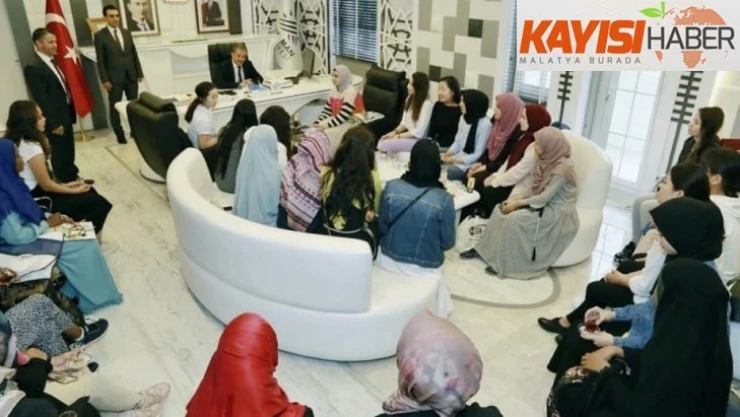 Kültür elçileri şehri gezip, kültürü tanıdı