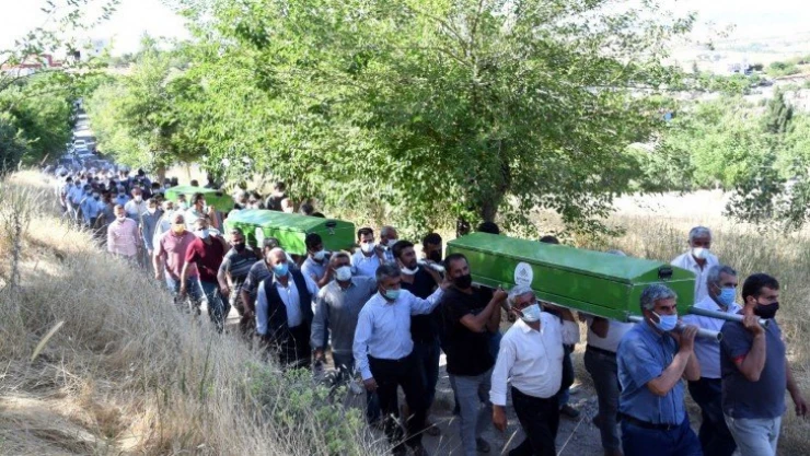 Kuyu faciasında ölen baba ve iki oğlu defnedildi