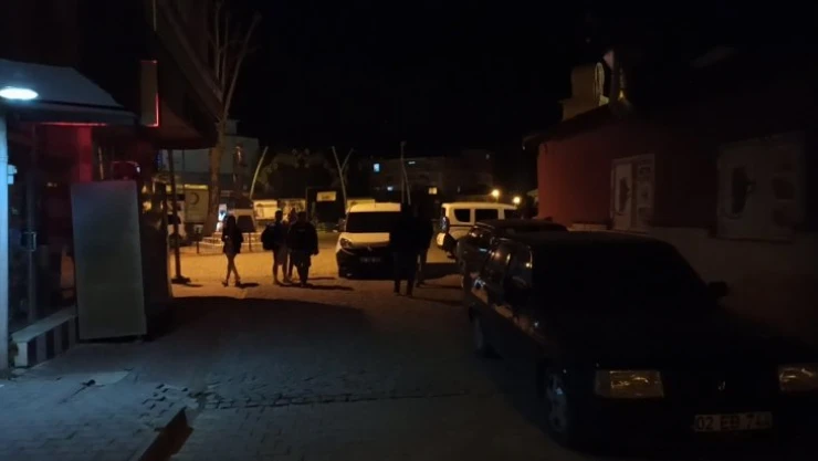 Magandalar gecenin sessizliğini silah sesleriyle bozdu