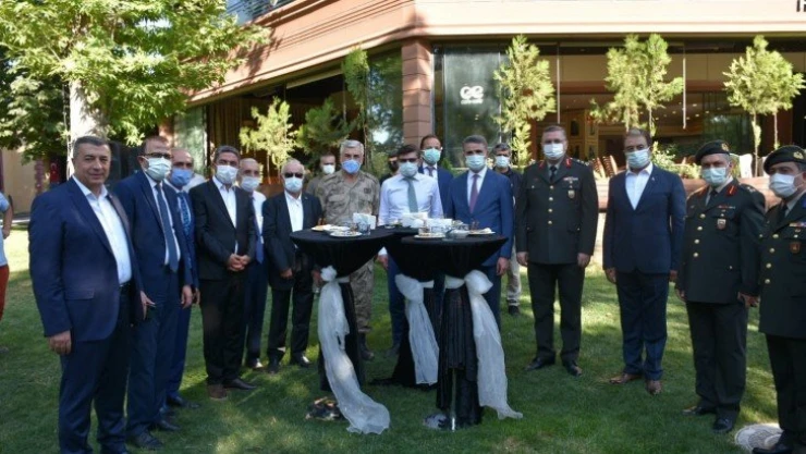 Malatya'da bayramlaşma töreni düzenlendi