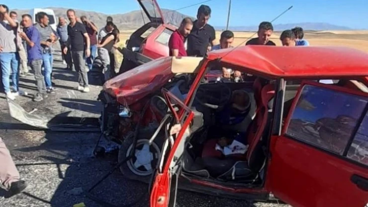 Malatya'da iki otomobil çarpıştı: 6 yaralı