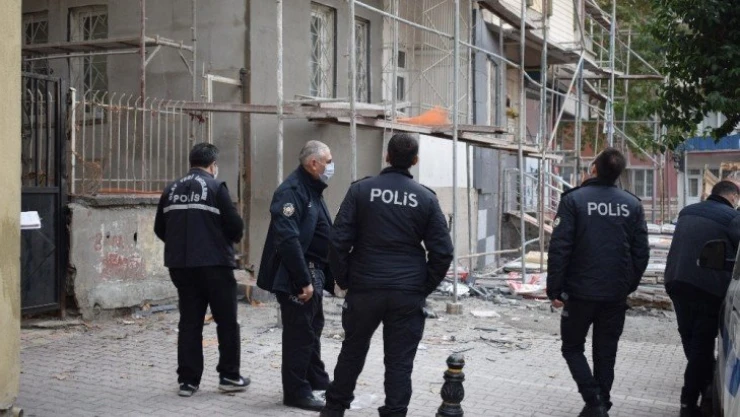 Malatya'da inşaat iskelesinden düşen işçi yaralandı