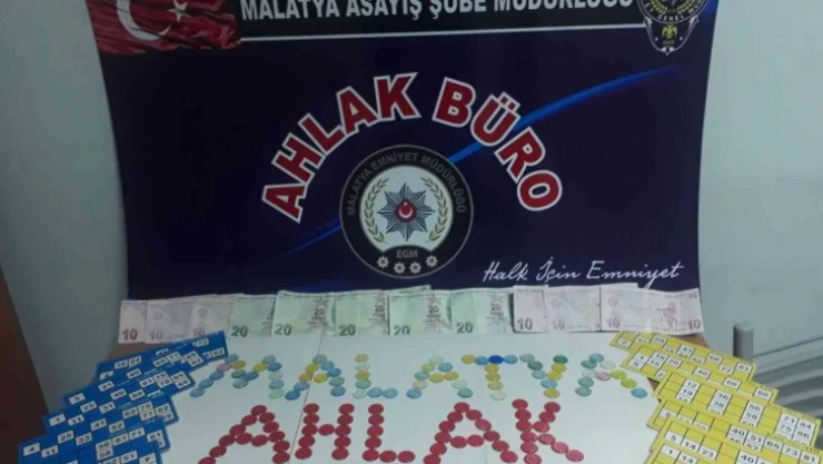 3 adrese baskın düzenlendi