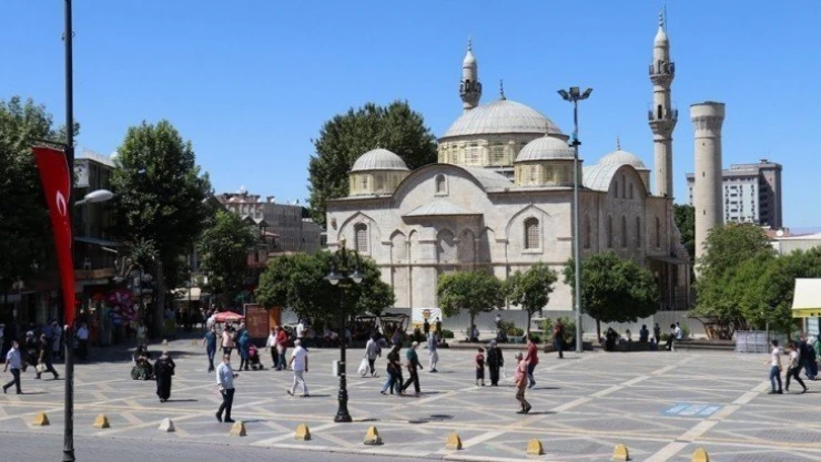 Malatya'da serin hava yerini sıcaklara bırakıyor