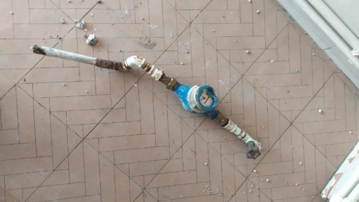 Malatya'daki depremde hasar gören evde hırsızlık