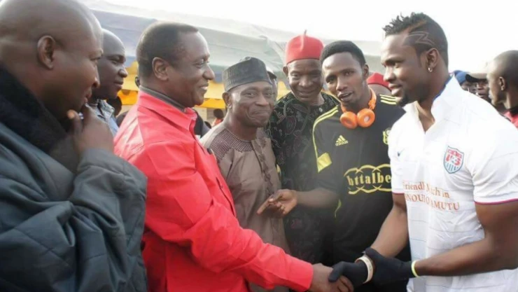 Amutu ülkesinde yıldızlar gibi karşılandı