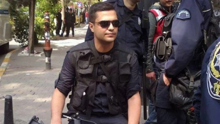 Şehit Hasan Yıldırım, lisedeyken 'Vatan' adlı tiyatro oyununda bir şehidi canlandırmış