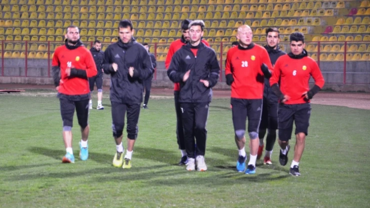 Evkur Yeni Malatyaspor derbiye hırslı hazırlanıyor
