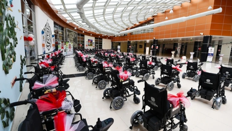 Büyükşehir, 80 tekerlekli sandalye dağıttı
