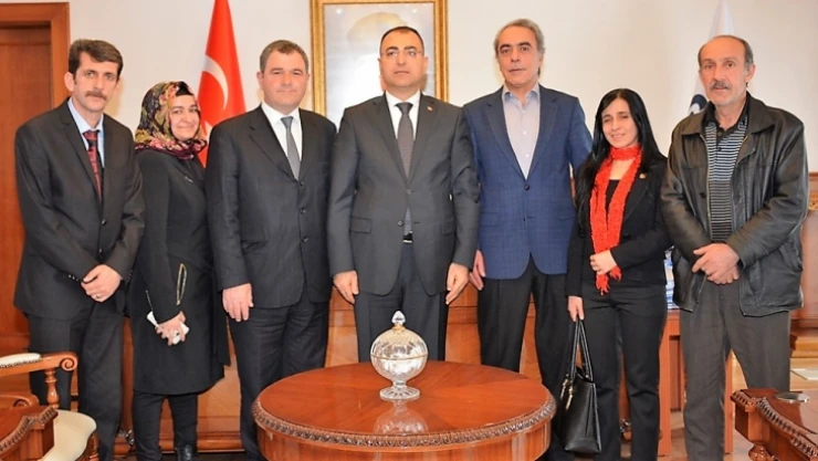 Vali Toprak: İnternet medyasına yasal düzenleme şart