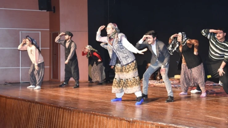 Gadan Alam Gaynanam adlı oyun seyirciyle buluştu