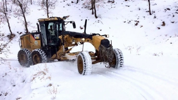 135 mahallenin yolu kapandı