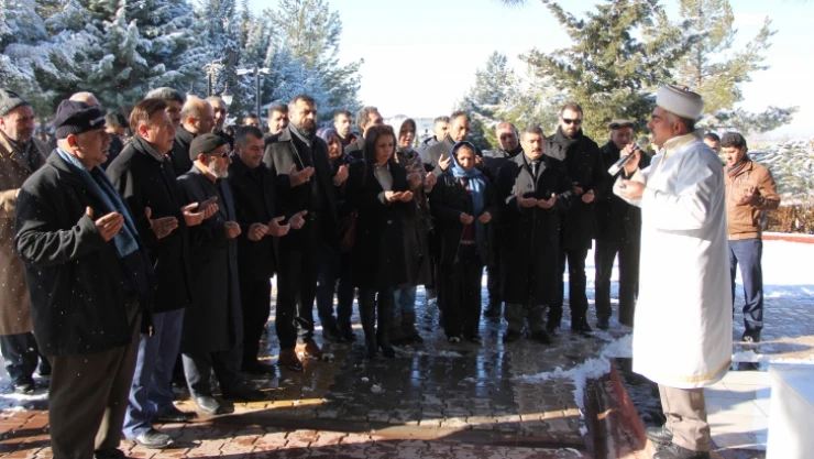 MATHAP, şehitliği ziyaret etti