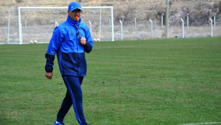 İrfan Buz, derbide futbolcularına güveniyor