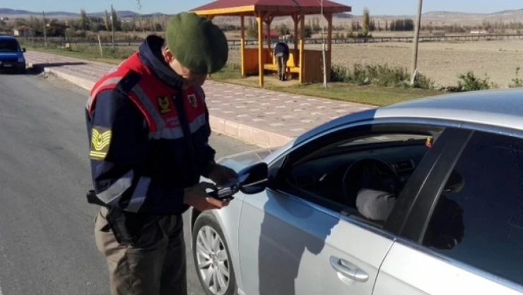 Aranan FETÖ'cü yol kontrolünde yakayı ele verdi